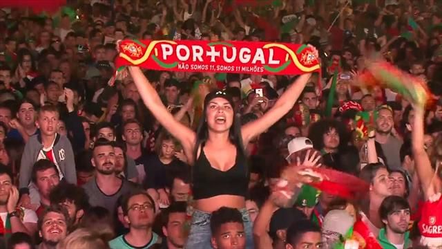 Lisbon fans cheer.jpg