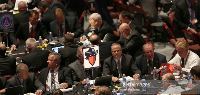 oslo paris draft table